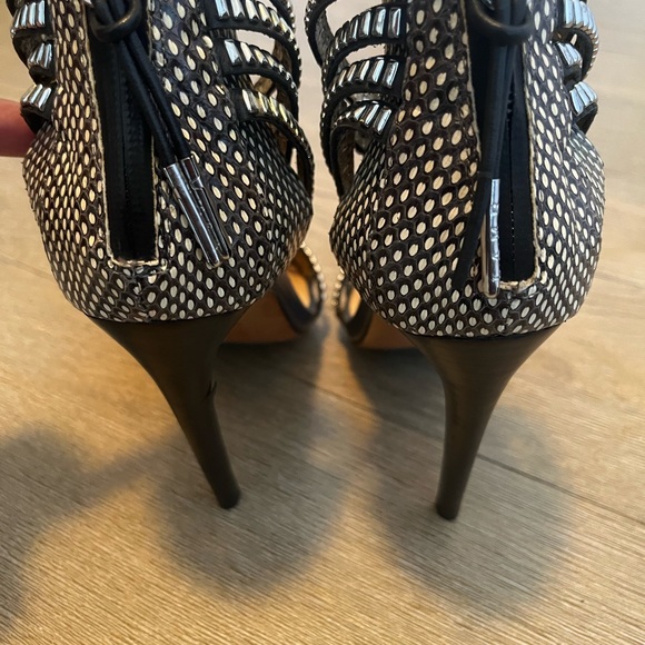 L.A.M.B snakeskin black, white and dark grey print stillettos. 4.5 inch heel. - Picture 6 of 11